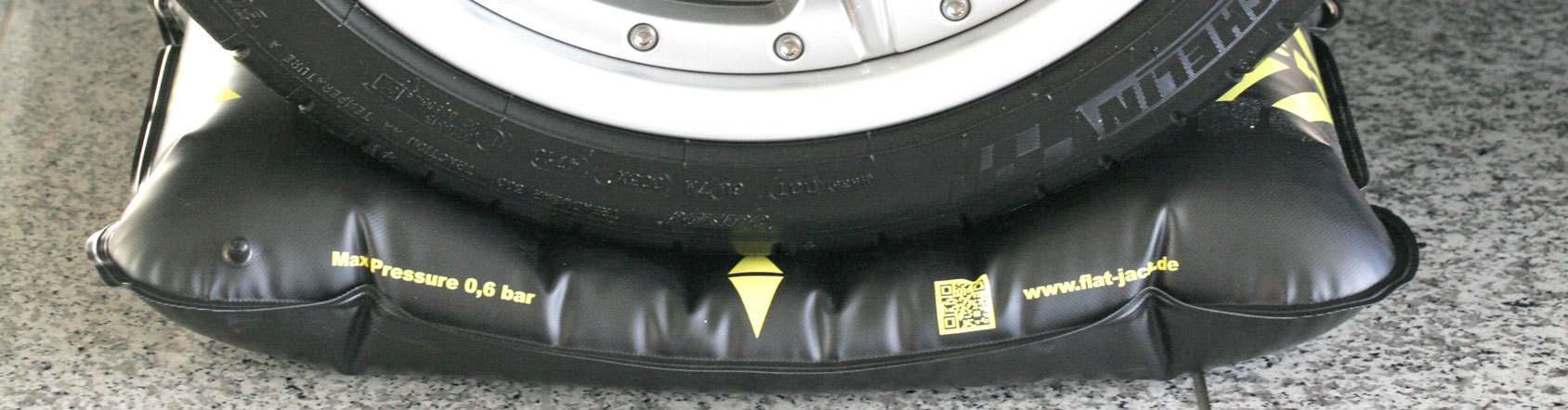 Prevent Tyre/Tire Flat Spots with the Reifenkissen Tyre Cushion 